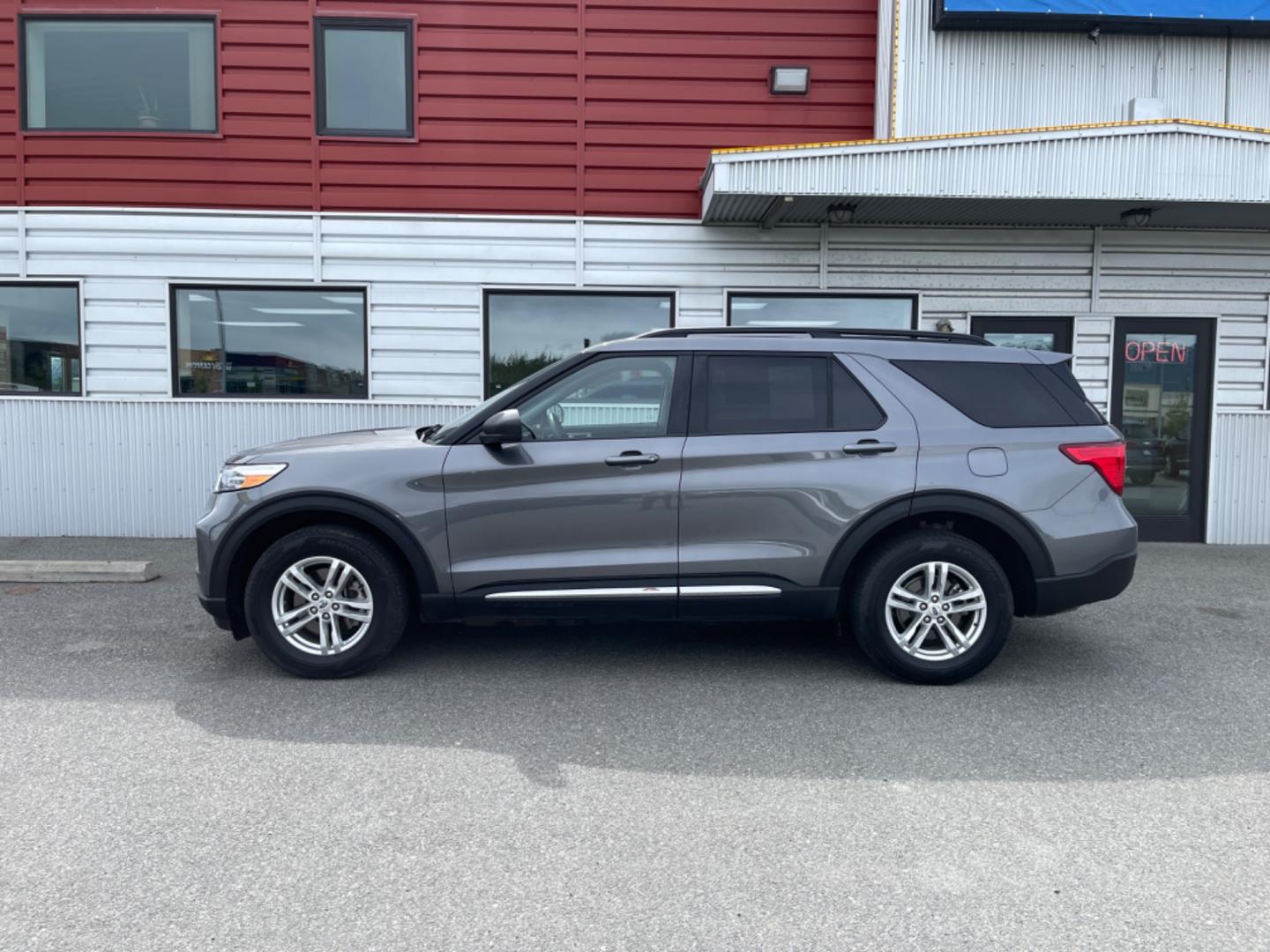 2023 GRAY FORD EXPLORER XLT (1FMSK8DH2PG) with an 2.3L engine, Automatic transmission, located at 1960 Industrial Drive, Wasilla, 99654, (907) 274-2277, 61.573475, -149.400146 - Photo#1